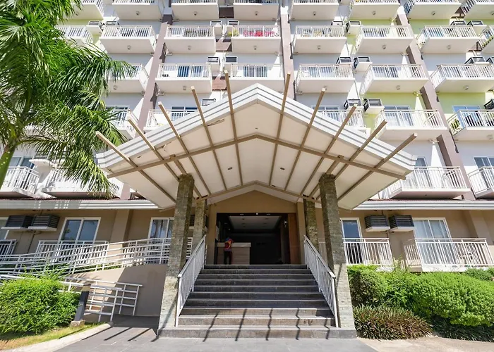 Amani 237, 3 Minutes To Airport, With Gym & Pool, Free Netflix, Fast Wi-fi Apartment *