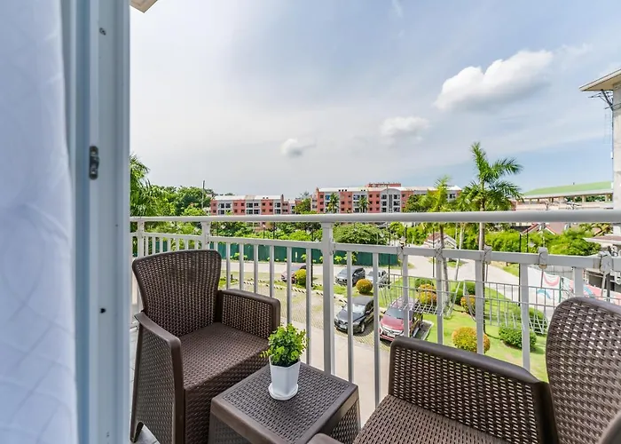 Apartment Amani 237, 3 Minutes To Airport, With Gym & Pool, Free Netflix, Fast Wi-fi