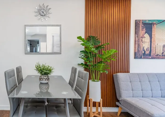 Apartment Amani 237, 3 Minutes To Airport, With Gym & Pool, Free Netflix, Fast Wi-fi Lapu-Lapu City
