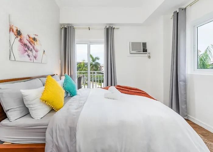 Apartment Amani 237, 3 Minutes To Airport, With Gym & Pool, Free Netflix, Fast Wi-fi *