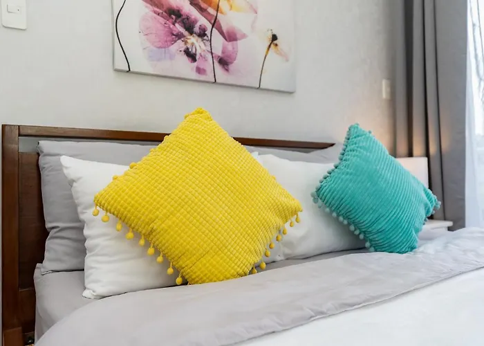 Amani 237, 3 Minutes To Airport, With Gym & Pool, Free Netflix, Fast Wi-fi