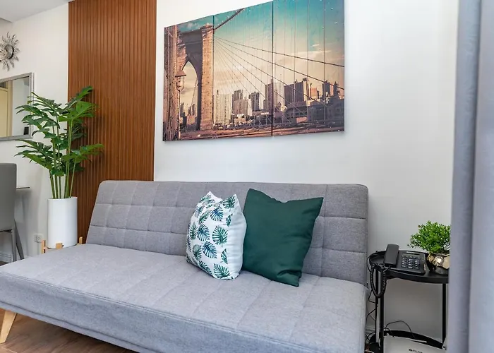 Amani 237, 3 Minutes To Airport, With Gym & Pool, Free Netflix, Fast Wi-fi * Lapu-Lapu City